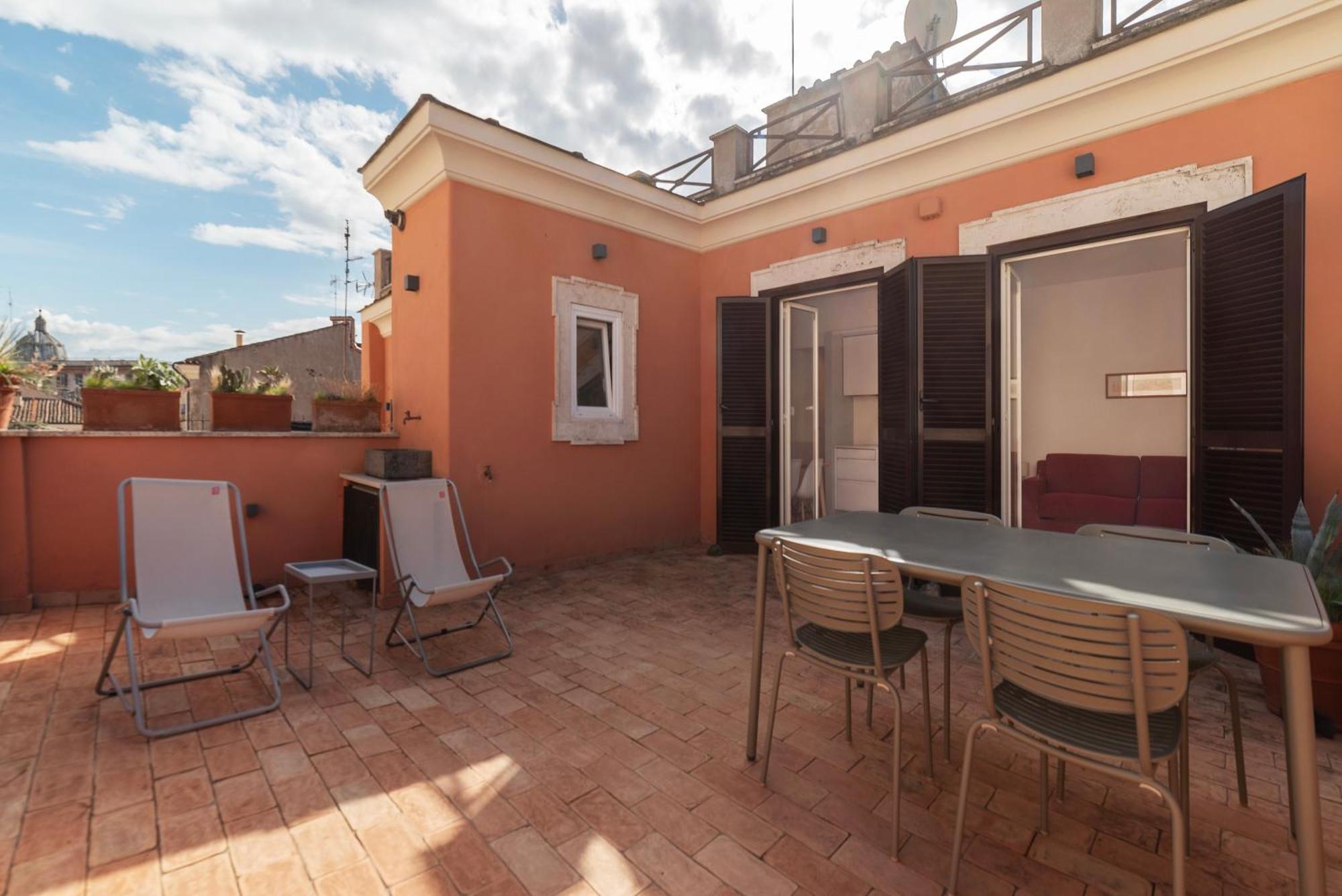 Apartment With Terrace In Via Del Pellegrino - FromhometoŘím Exteriér fotografie