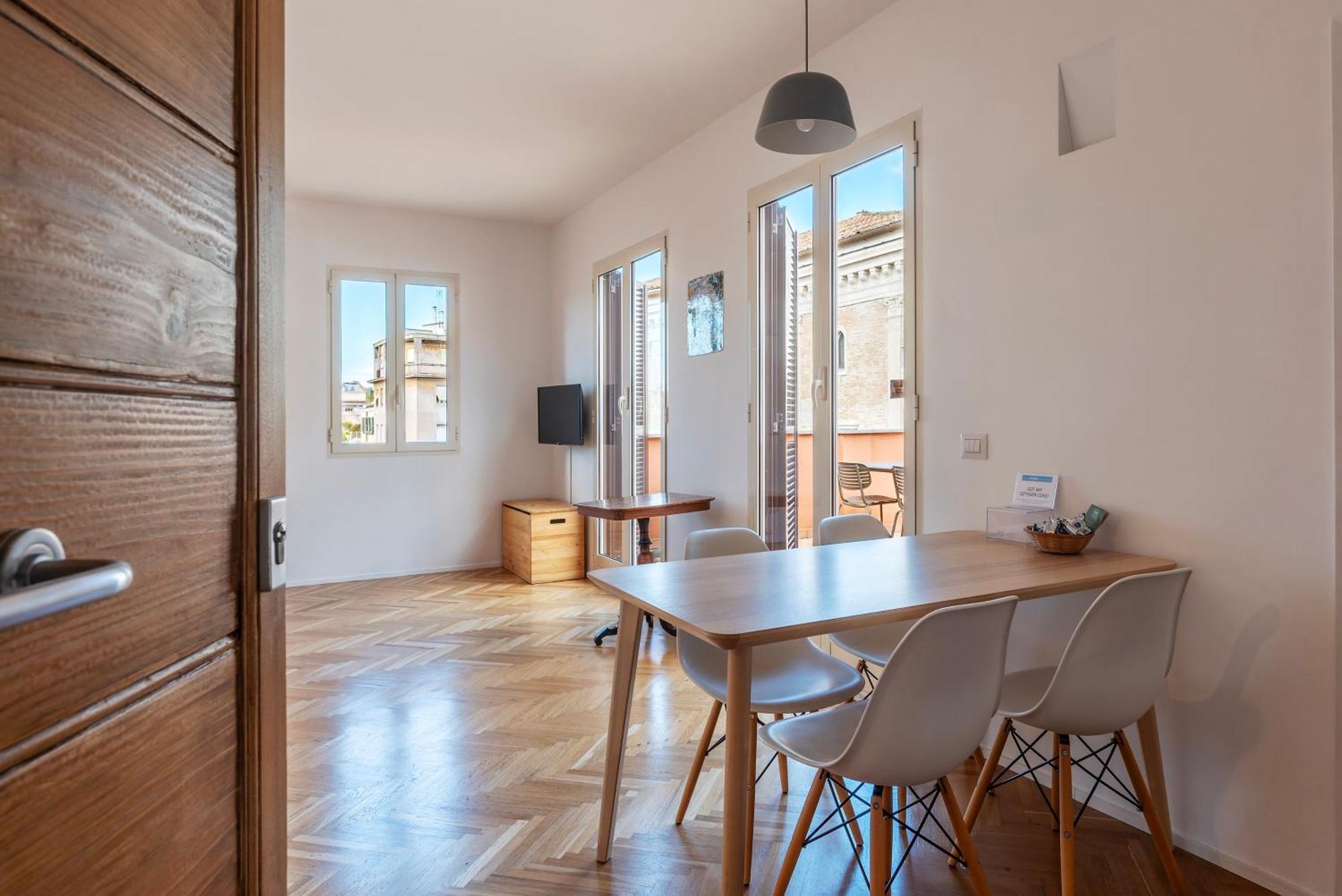 Apartment With Terrace In Via Del Pellegrino - FromhometoŘím Exteriér fotografie